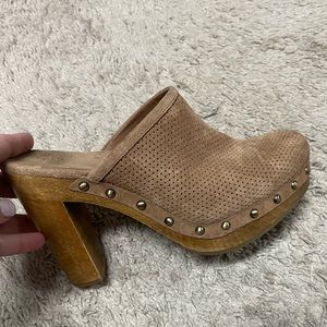 Ugg clogs
